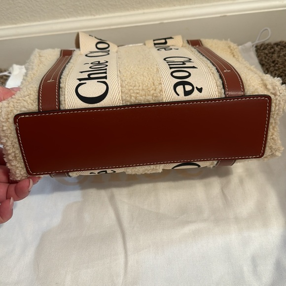 Authentic Chloe Shearling Small Woody Tote w/ Strap - Picture 2 of 7